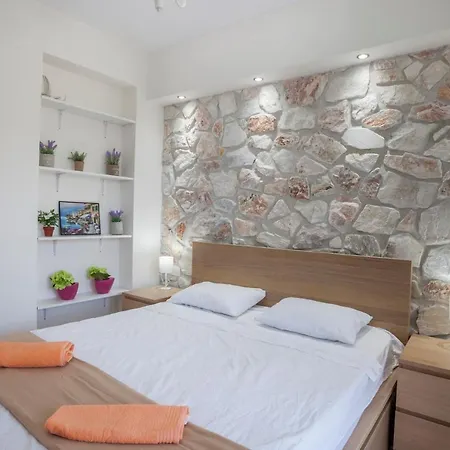 Valeri Luxury Stone Deluxe Hanioti