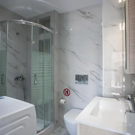 Valeri Luxury Stone Deluxe Apartment