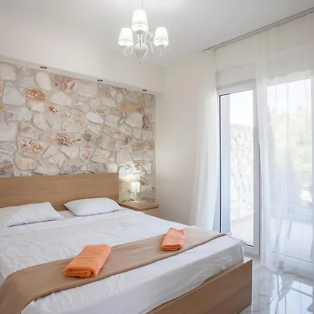 Valeri Luxury Stone Deluxe Apartment
