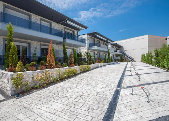 Valeri Luxury Stone Deluxe Hanioti