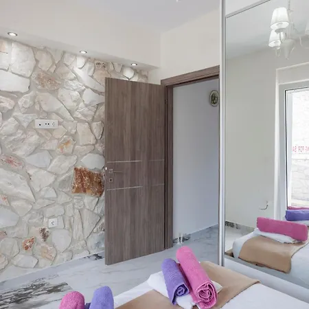 Lägenhet Valeri Luxury Stone Deluxe Hanioti