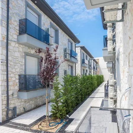 Valeri Luxury Stone Deluxe Lägenhet Hanioti