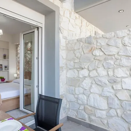 Valeri Luxury Stone Deluxe Lägenhet Hanioti
