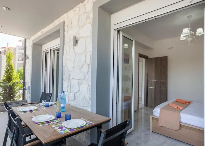 Valeri Luxury Stone Deluxe Daire Chaniotis